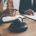 Corporate Lawyers vs. Commercial Lawyers: Understanding the Difference